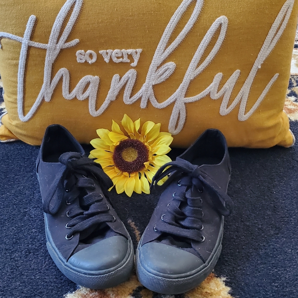 💥💥4/$20💥💥Women's "Mossimo" sneakers